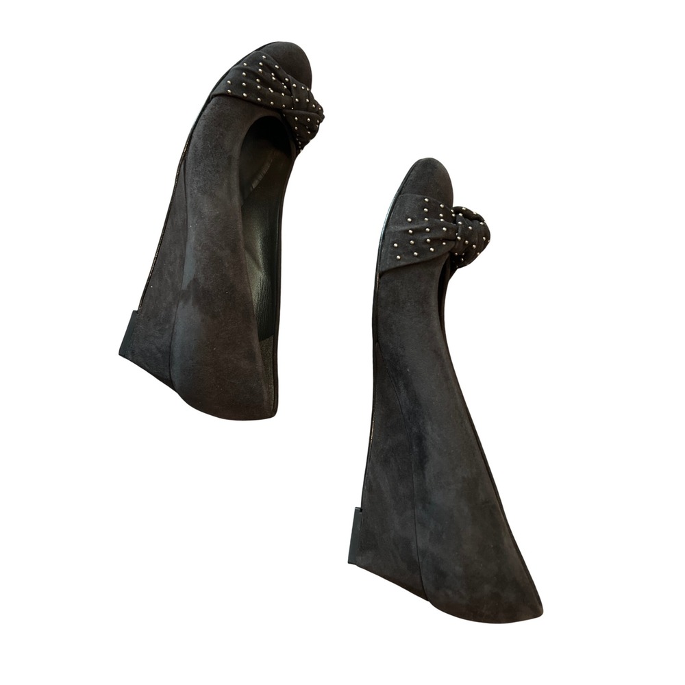 Stuart Weitzman Black Suede Studded Bow Wedge Pumps Shoes Size 9 SS Made Spain - Picture 3 of 6